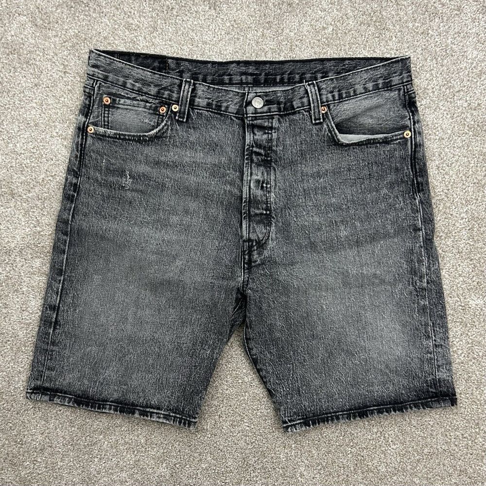 Levi's 501 Denim‎ Shorts Men's Size 36xL9 Distressed Gray Button Fly Stretch